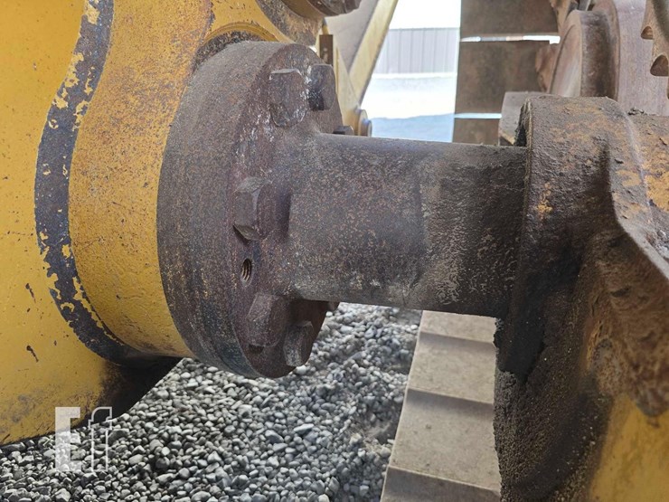 2012-caterpillar-d6t-xw-image-30