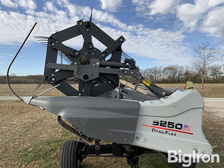 2014-gleaner-9250-image-8