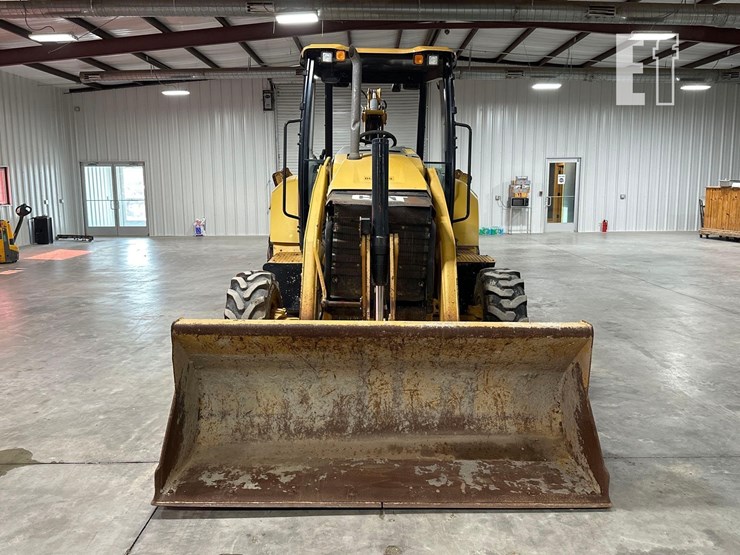 2017-caterpillar-415f2-image-4