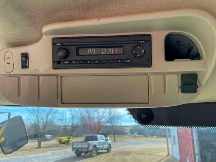 2018-john-deere-6195r-image-33