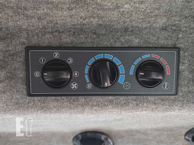 2005-massey-ferguson-5455-image-29