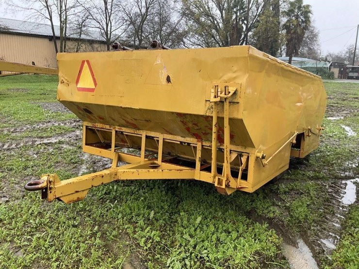 (offsite)-thomas-14'x8'-bottom-dump-nut-cart-image-6