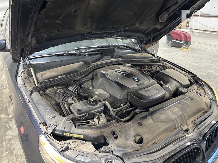 2008-bmw-550i-image-17