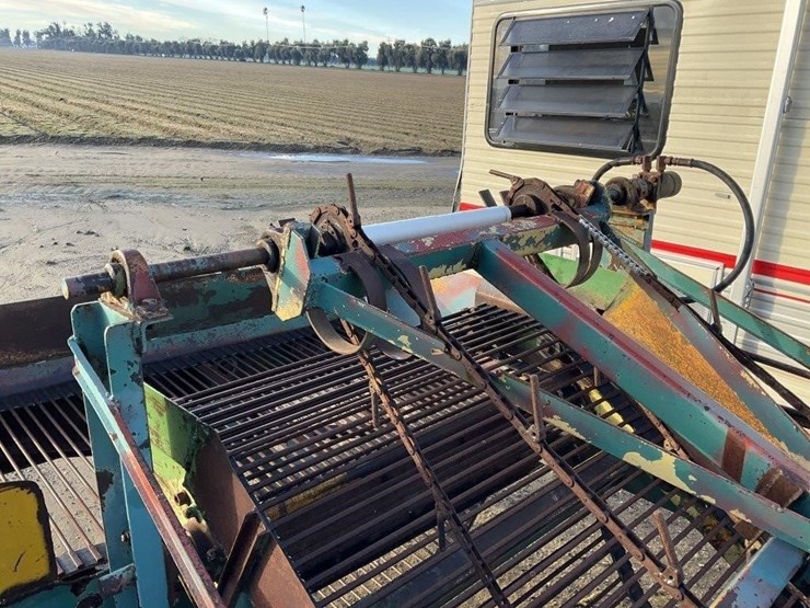 pickett-48"x10.5"-3-pt-vine-diverter-image-9