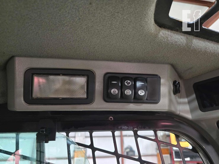 2014-caterpillar-299d-xhp-image-17