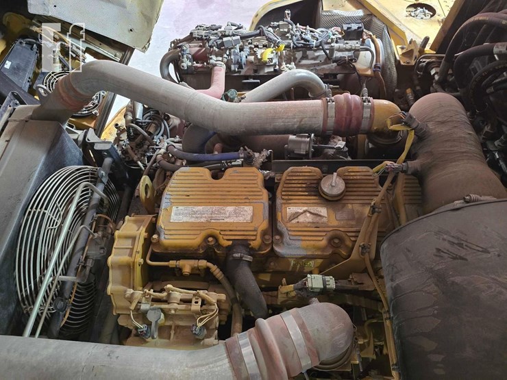 2015-caterpillar-745c-image-26