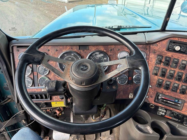 1999-eagle-road-tractor-image-17