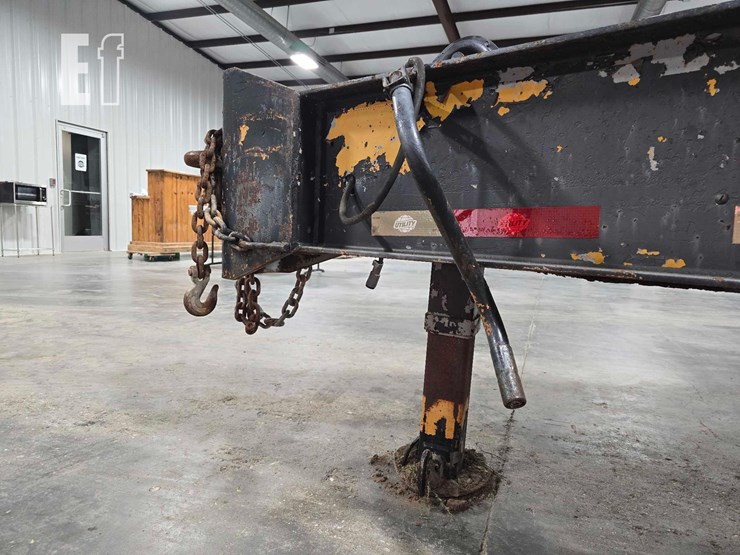 28-foot-tandem-dual-flatbed-trailer-image-11