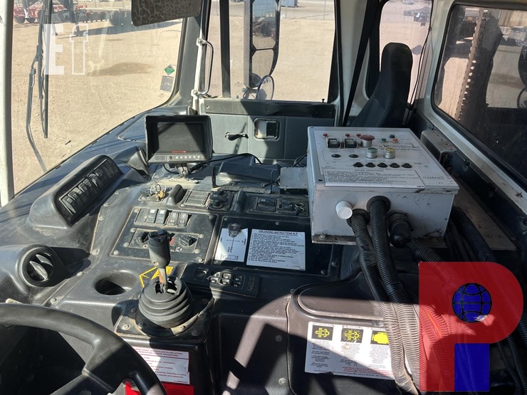 2016-autocar-xpeditor-image-9