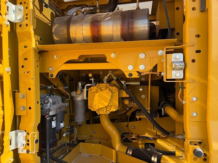 2023-caterpillar-320gc-image-25