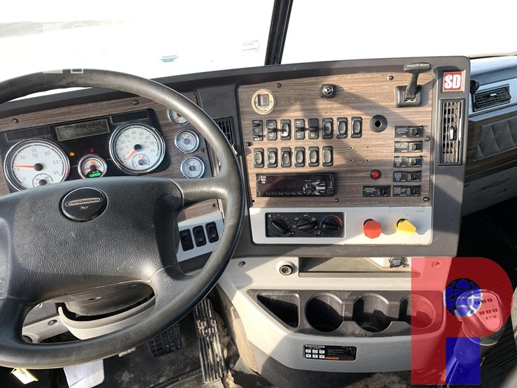 2021-freightliner-coronado-122-sd-image-9