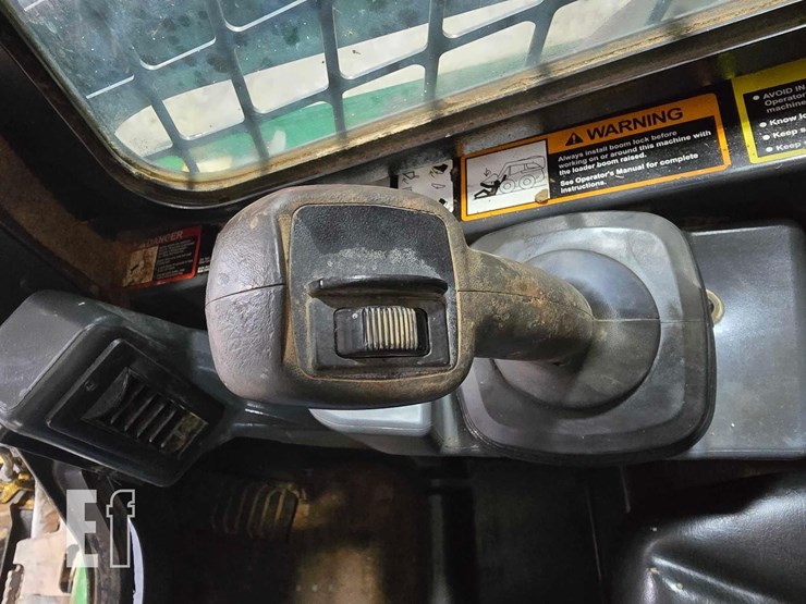 2019-deere-331g-image-15