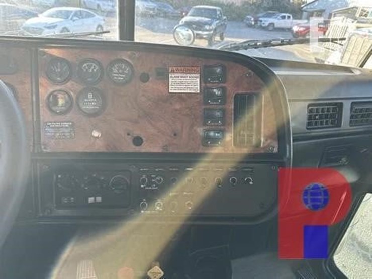 2005-peterbilt-378-image-19