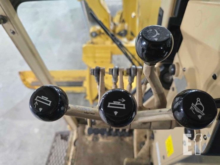 2006-caterpillar-140h-image-69