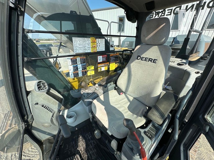2018-deere-350g-lc-image-15