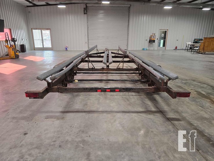 2018-bear-pb-13-23ttl-tandem-axle-boat-trailer-image-9
