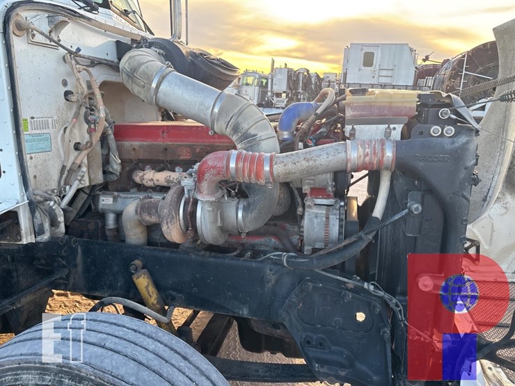 2009-peterbilt-386-image-8