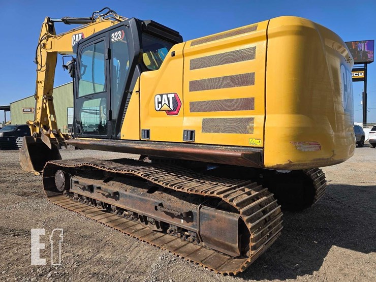 2020-caterpillar-323-image-4