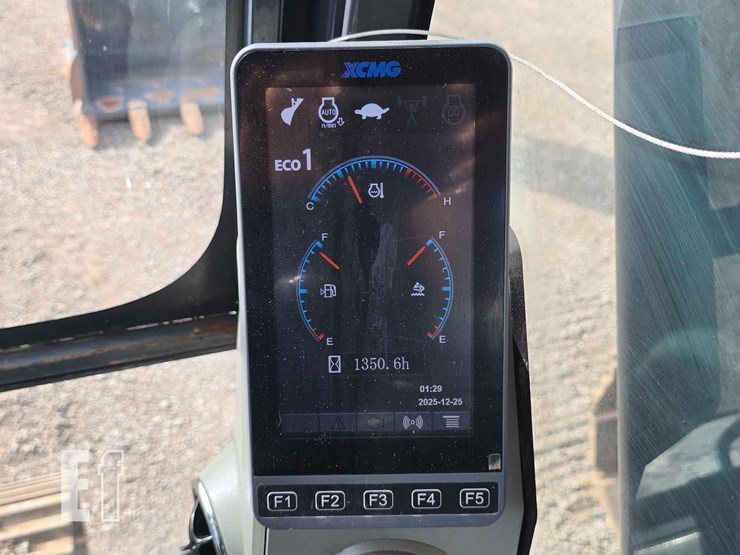 2022-xcmg-xe210u-image-21