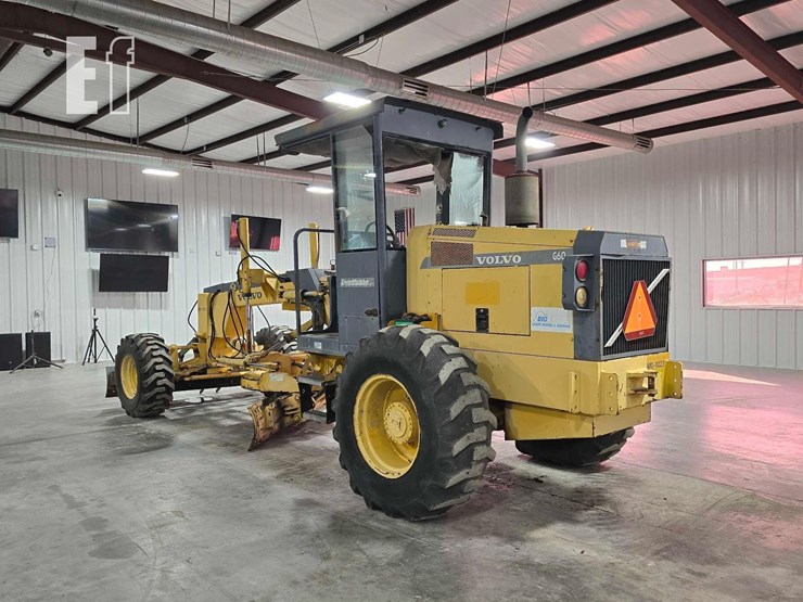 2004-volvo-g60-image-4