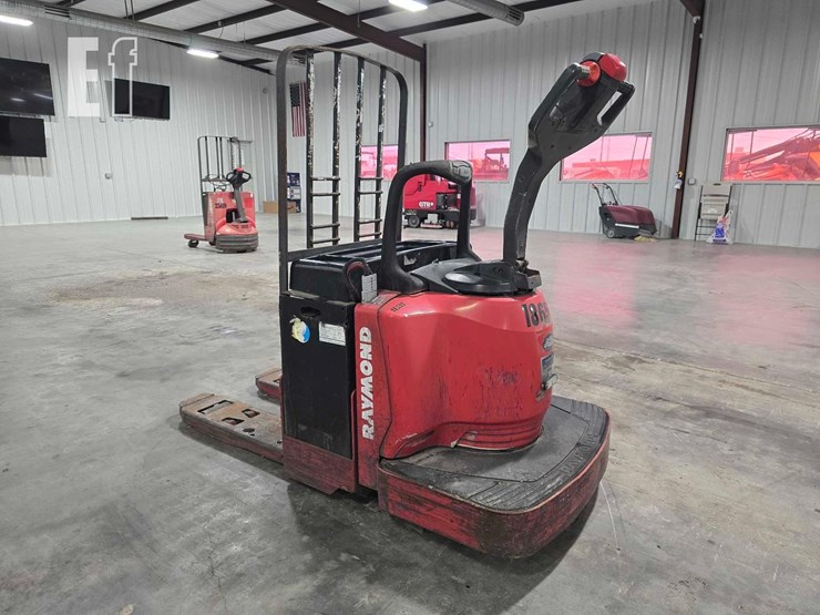 raymond-8400-image-4