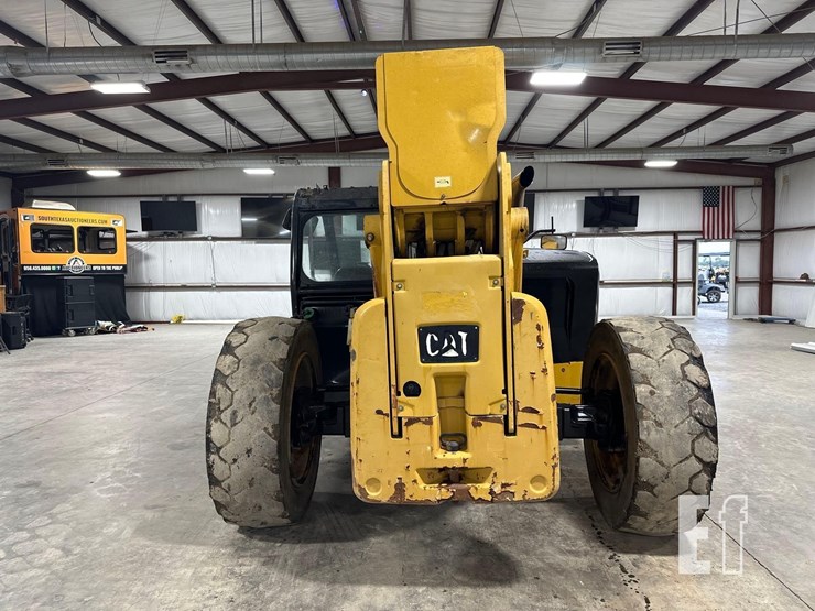 2017-caterpillar-tl1055d-image-8