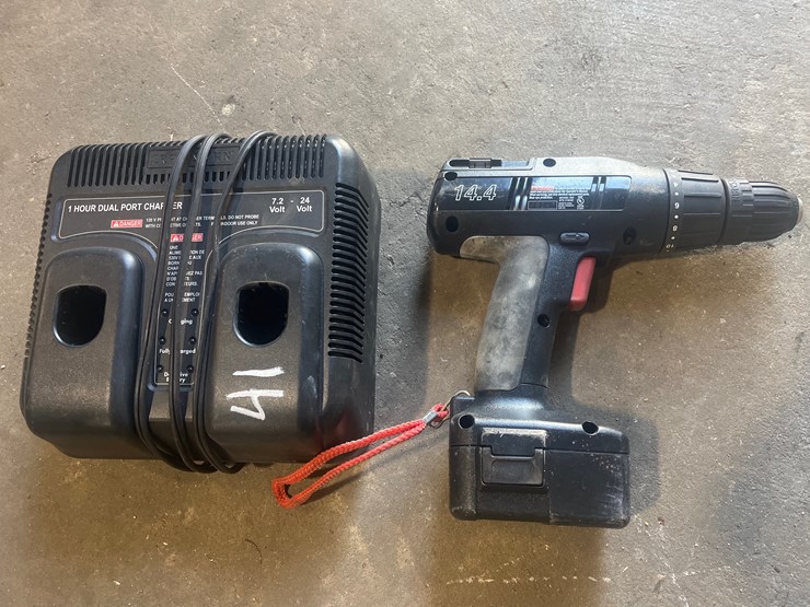 #41-•-craftman-cordless-drill-with-battery-and-charger-image-2