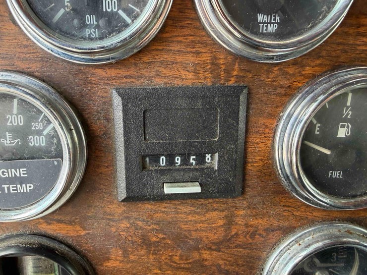 1999-peterbilt-379-image-19