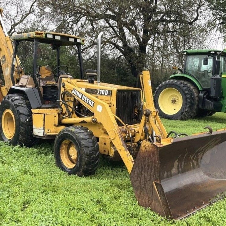 DEERE 710D