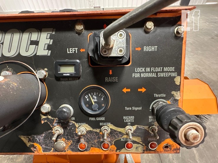 2018-broce-bw260-image-17