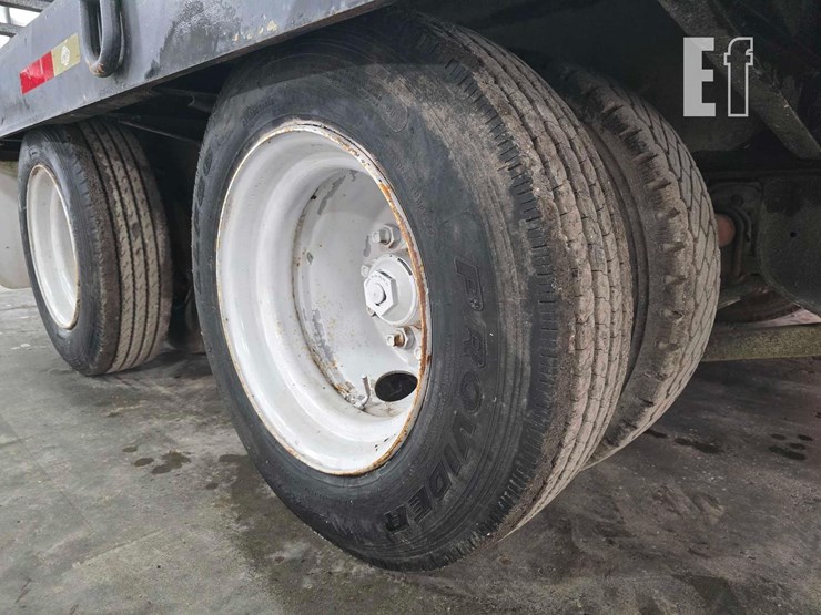 28-foot-tandem-dual-flatbed-trailer-image-16