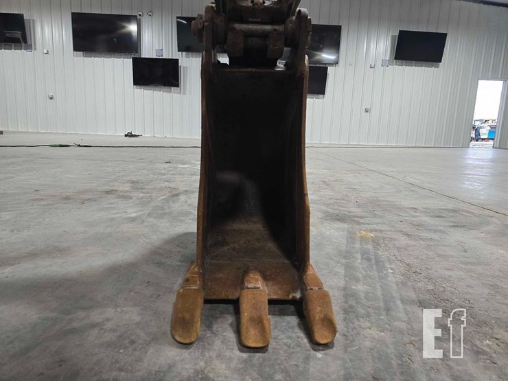 2016-caterpillar-303.5e2-cr-image-11