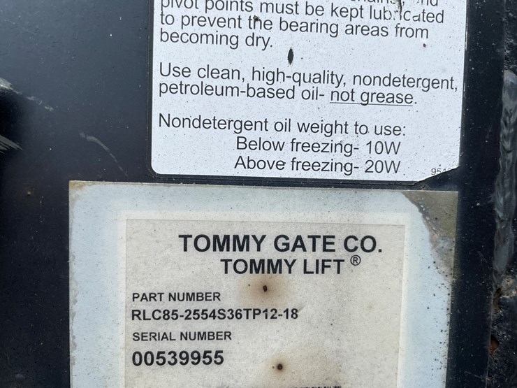 #350-•-12'-aluminum-flatbed-with-tommy-lift-gate-(custer,wi)-image-20