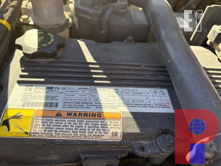 2020-peterbilt-348-image-11