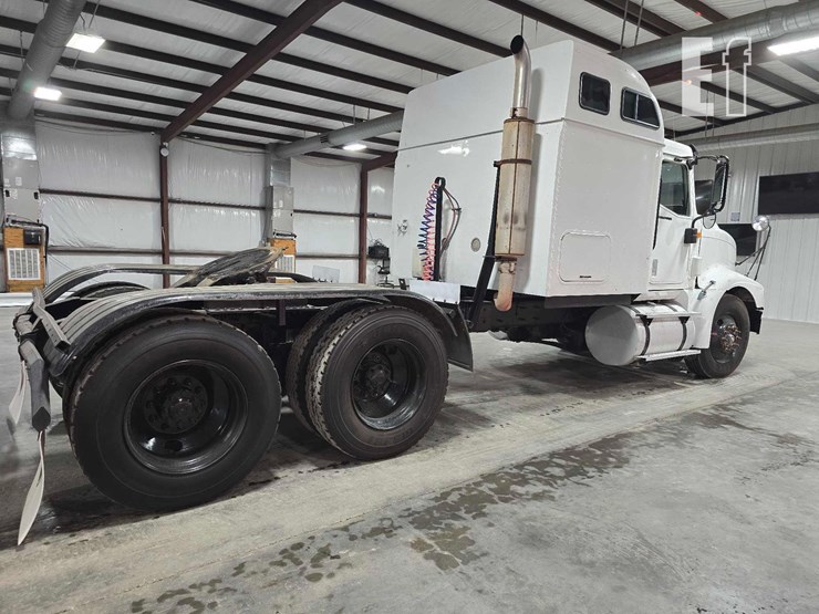 2005-international-9400-image-4