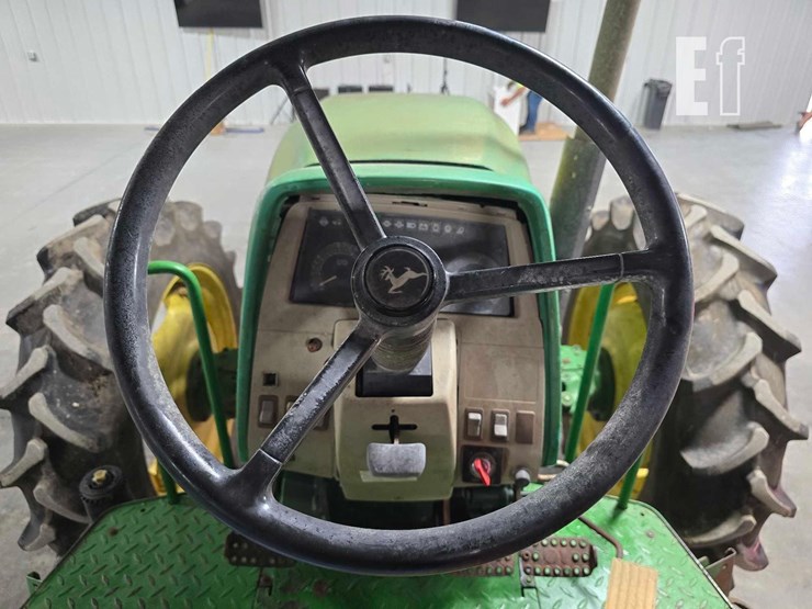 john-deere-6220-image-12