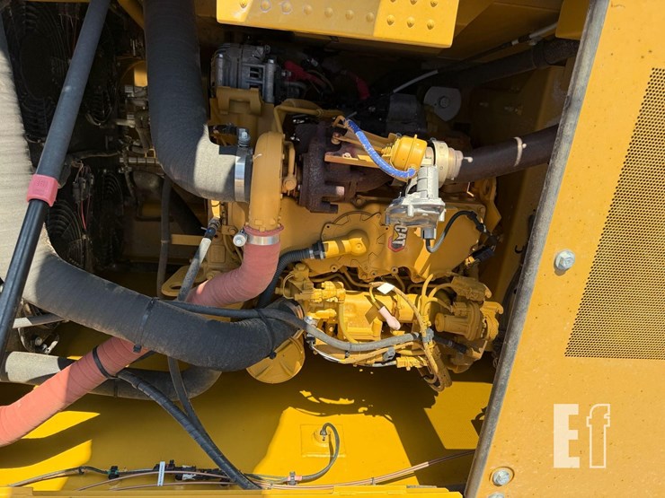 2023-caterpillar-320gc-image-17