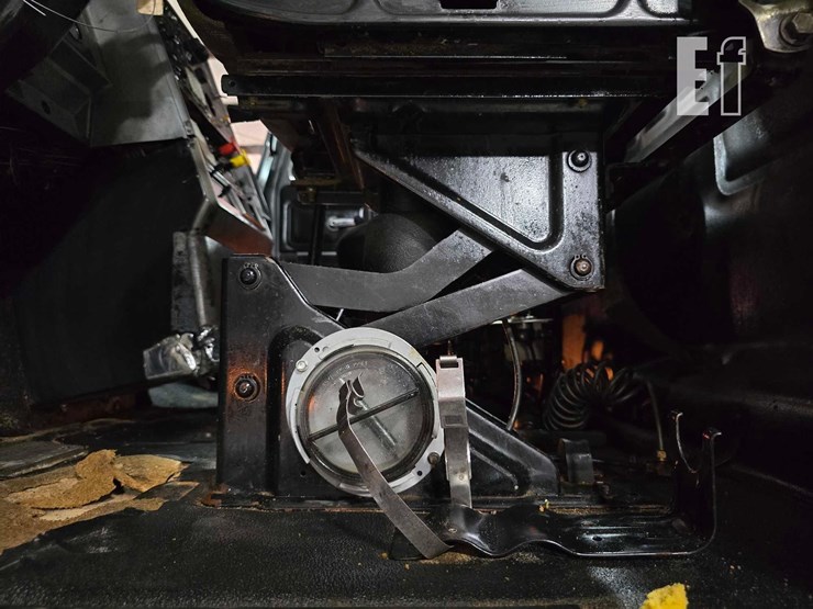 2000-mack-ch613-image-23