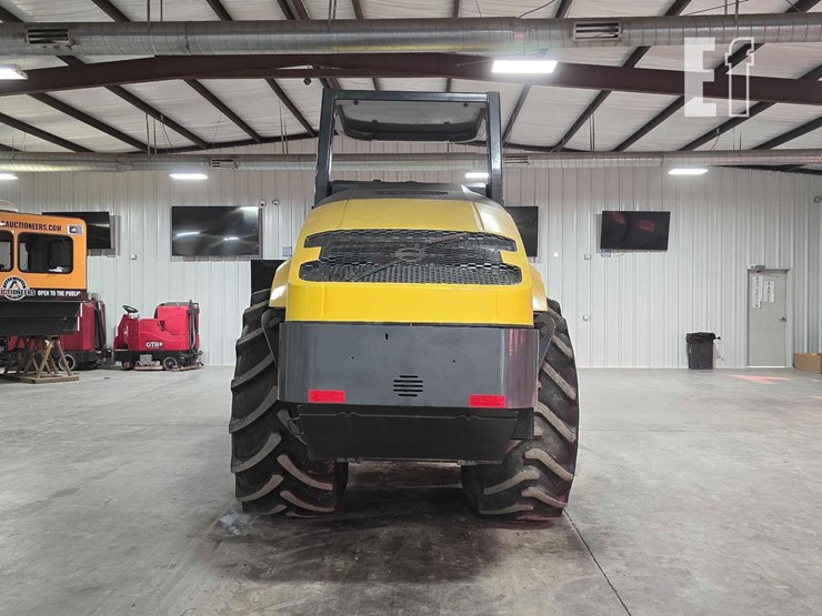 2014-volvo-sd115-image-8