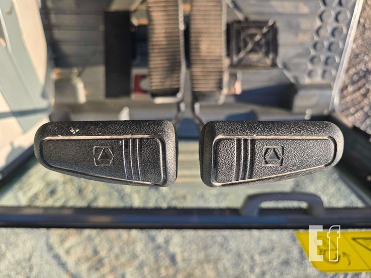 2022-xcmg-xe210u-image-14