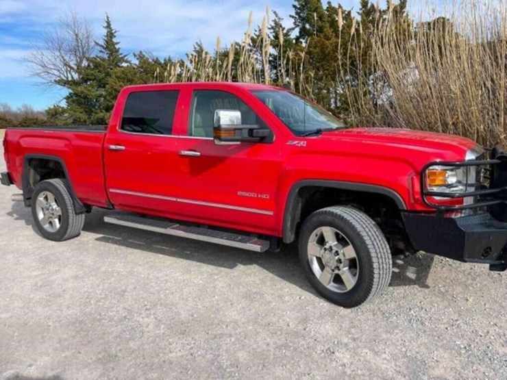 2016-gmc-2500-image-4