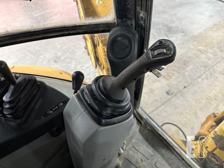 2012-caterpillar-420e-it-image-32