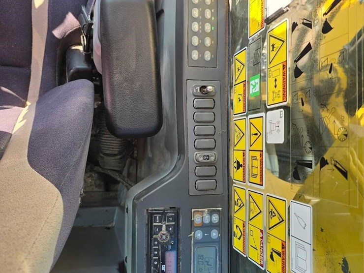 2018-caterpillar-325flcr-image-15