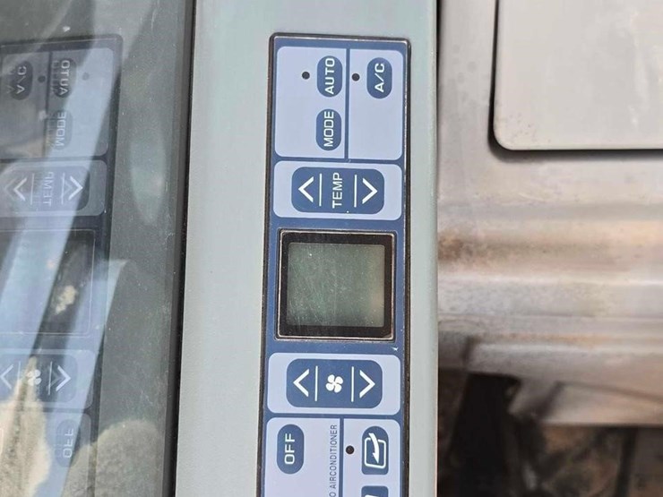 2022-xcmg-xe210u-image-17