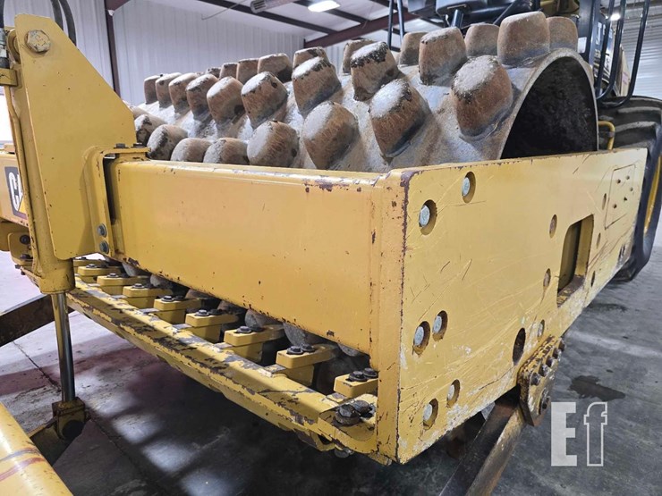 2012-caterpillar-cp56b-image-10