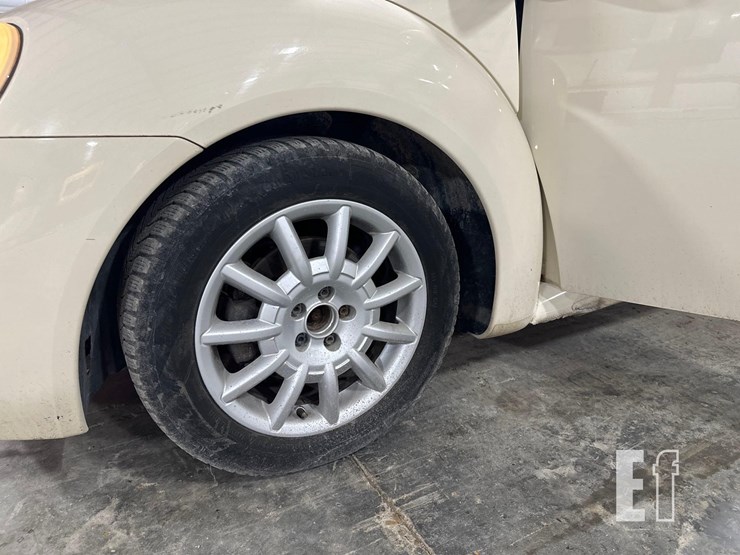 2005-volkswagen-beetle-image-17