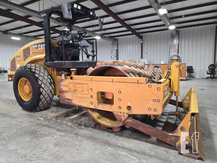 2012-caterpillar-cp56b-image-2