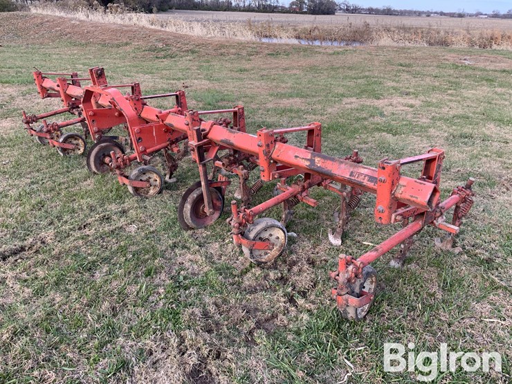 6r30"-cultivator-w/rolling-shields-image-1
