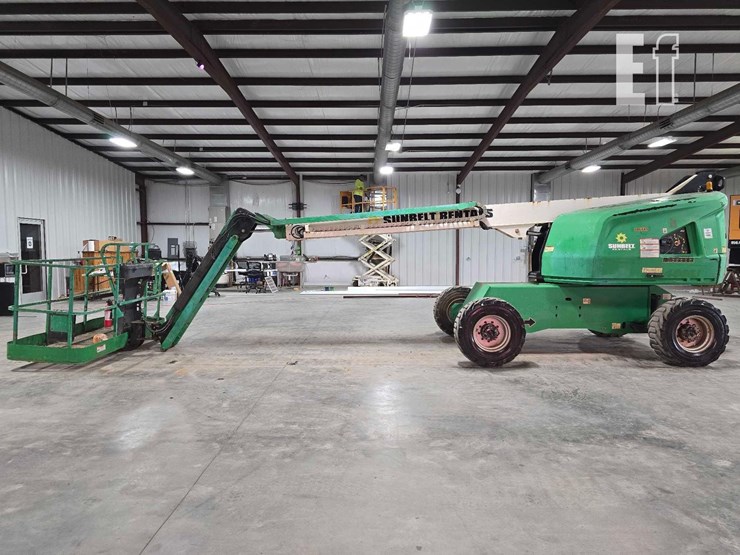 2016-jlg-460sj-image-6