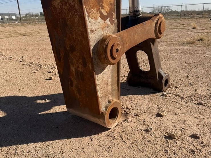 2015-deere-470g-lc-image-20